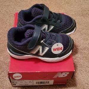 NEW - IA680IW6 New Balance Sneakers- 5 1/2 W